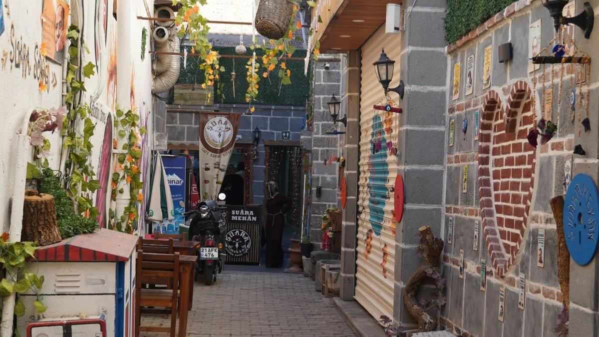 Şuâra Kitap Atölyesi, Diyarbakır’da okuma kültürüne yeni bir soluk getirdi