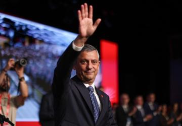 Özgür Özel’den CHP İstanbul İl Kongresi’ne mesaj: ‘Bu baskılar bizi yıldırmayacak’