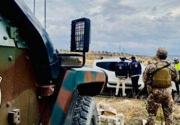 81 ilde göçmen kaçakçılığı operasyonu: 783 düzensiz göçmen yakalandı - Videolu Haber