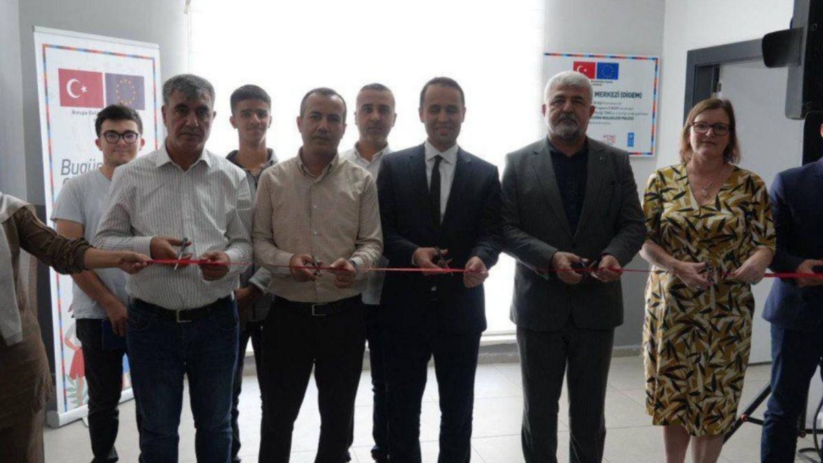 Adıyaman Belediyesi, Dijital Gençlik Merkezi’ni hizmete açtı - Videolu Haber