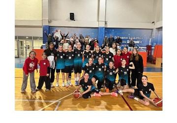 Bayraklı Belediyesi U14 Kız Basketbol Takımı İzmir Şampiyonu Oldu
