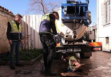 ASAT'tan Kaleiçi'nde kanalizasyon hattı temizliği