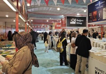 İlk kez düzenlenen Kahta Kitap Günleri Fuarı açıldı - Videolu Haber