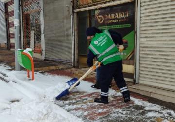 Kahta Belediyesi karla mücadele çalışmalarını sürdürüyor