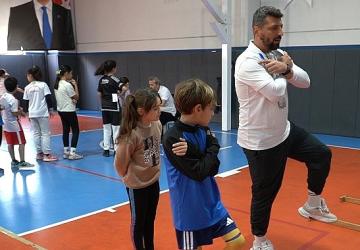 Büyükşehir'in sportif yetenek ölçümü İzmir'e yayılıyor
