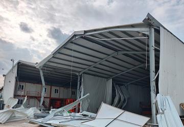 Ürünlü'de iki kaçak yapı yıkıldı