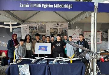 İzmirli Öğrenciler “TÜBİTAK 5. Kutup Şenliği"nde Bilimle Buluştu
