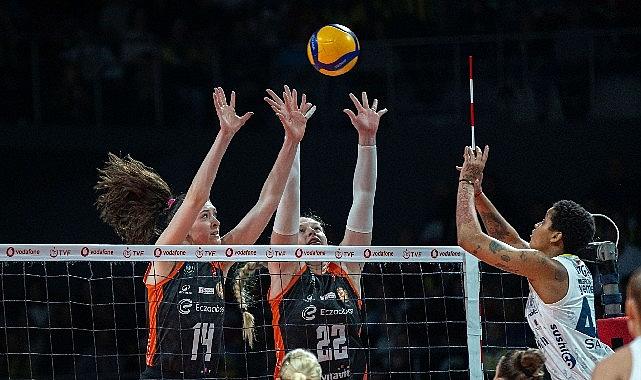 Eczacıbaşı Dynavit, Fenerbahçe Medicana'ya konuk oldu