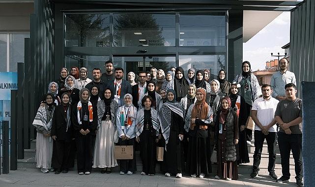 Kudüs Çalışma Grubu'nun “Hakikate Bir Geçit" Çalıştayı Liseli Gençlere Filistin Farkındalığı Kazandırıyor