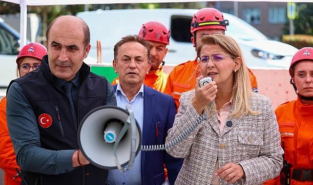 Bakırköy Belediyesi'nden eşzamanlı deprem tatbikatı