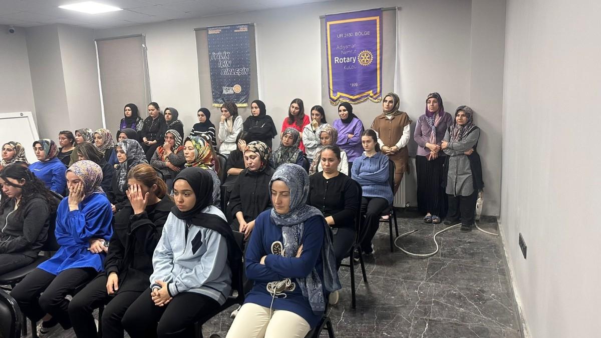 Adıyaman Nemrut Rotary Kulübü ve KETEM iş birliğiyle 113 kadına meme kanseri eğitimi