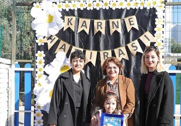 Deniz Yıldızları Kreş ve Gündüz Bakımevi'nde Karne Sevinci