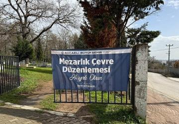 Pelitli Mezarlığı'nda tel çit ve panel uygulaması