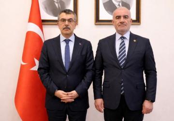 Milletvekili Özhan’dan Bakan Tekin’e destek: ‘Saldırılar kabul edilemez’