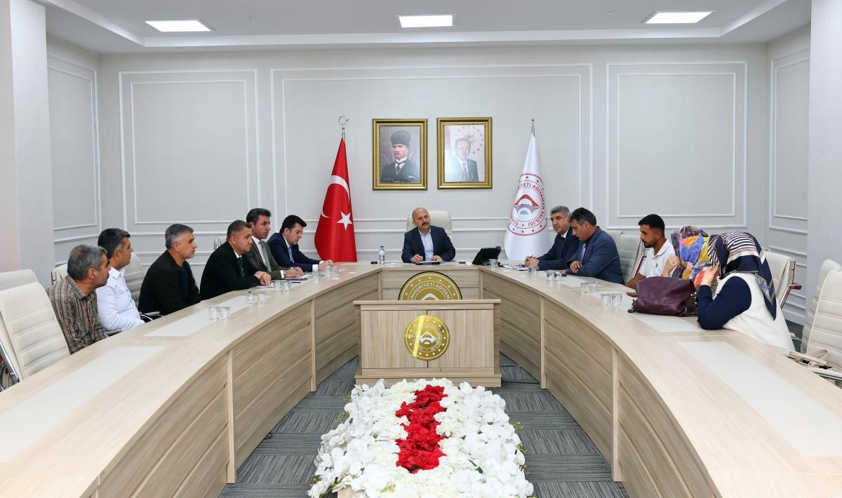 Vali Osman Varol, iş arayan vatandaşlarla bir araya geldi