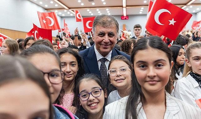 Başkan Tugay gençleri ve çocukları ağırladı