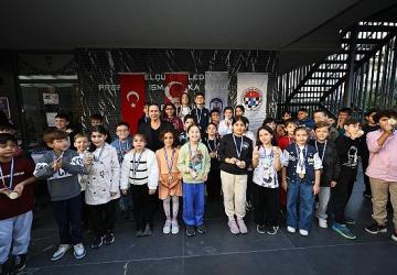 Efes Selçuk'ta “Ataya Saygı" Satranç Turnuvası Sona Erdi