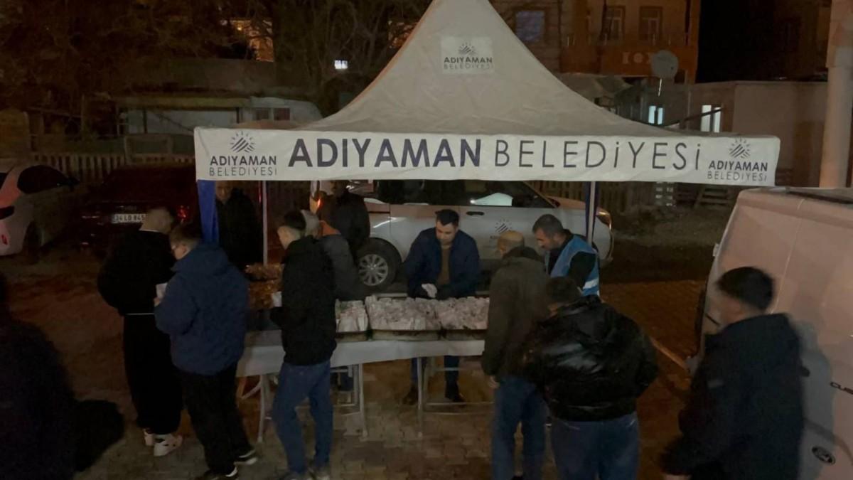Adıyaman Belediyesi’nden Miraç Kandili’nde vatandaşlara kandil ikramı - Videolu Haber