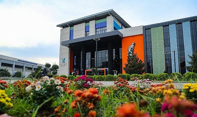 Aliağa Belediyesi'nin Yüzme Tesisleri İzmir'de Zirveye Oynuyor