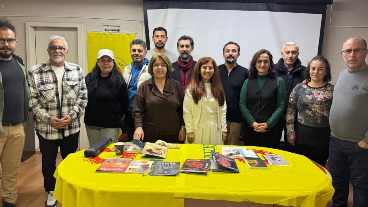 Mutenâ Dergisi, İzmir’de ‘Serbest Kürsü’ programı düzenledi - Videolu Haber