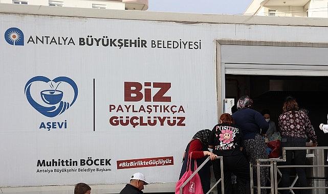 Büyükşehir Ramazan bereketini mahallelere taşıyor