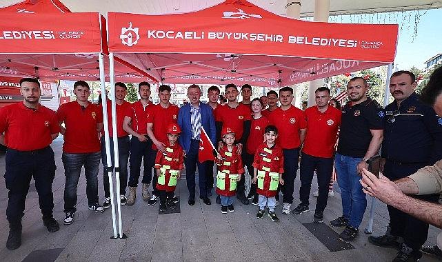 Başkan Büyükakın'a çocuklardan sevgi seli