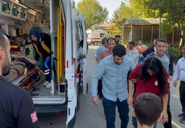 Samsat’ta ambulans kazası: 3’ü sağlık personeli 8 yaralı