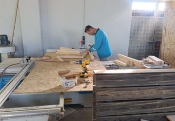 Depremde yıkılan depo ileri dönüşüm atölyesine dönüştürüldü: Yaklaşık 14 milyon TL tasarruf sağlandı - Videolu Haber