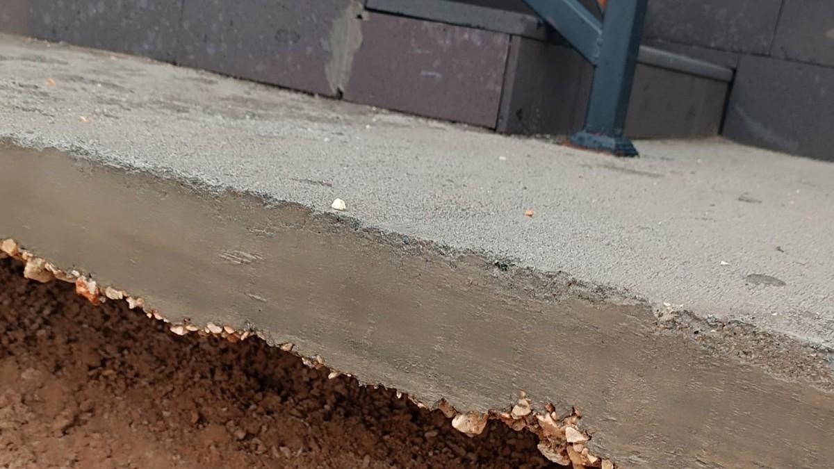 Yazıca Çençeng Köyü’nde kalıcı deprem konutlarında zemin kaydı: Vatandaşlar evlerini boşalttı - Videolu Haber