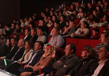 Şehir Tiyatroları'ndan Minik Sanatseverlere Yeni Oyun: “İtfaiyecinin Sırrı" Seyirciyle Buluştu