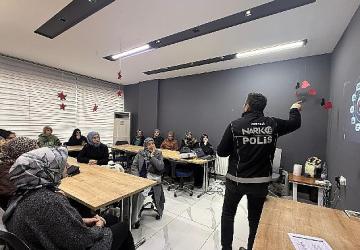 Anne Şehir'de 'En İyi Narkotik Polisi Anne' eğitimi