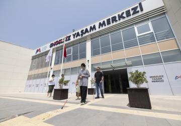 Mersin Büyükşehir, Engel Tanımayan Hizmetler Sunuyor