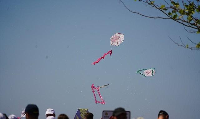 Edremit Belediyesi Geleneksel Uçurtma Şenliği yapıldı