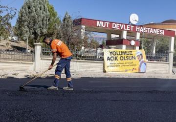 Mut Yolları Büyükşehir İle Daha Konforlu ve Güvenli Hale Geliyor