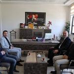 Geyve Belediye Başkanı Selçuk Yıldız'dan Okullara Moral Ziyareti: Öğretmenlere Gül, Öğrencilere Başarı Dileği