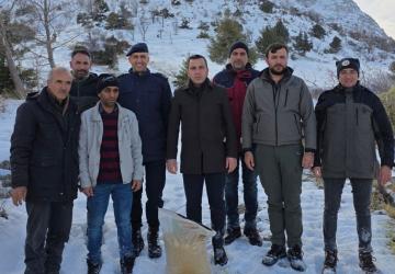 Adıyaman Gölbaşı’nda yaban hayvanları için doğaya yem bırakıldı