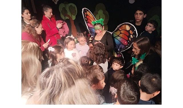 Ayvalık Belediye Tiyatrosu'nun Yeni Çocuk Oyununa Yoğun İlgi