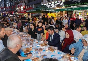 Bayraklı Belediyesi Ramazan Sofralarını Mahallelere Taşıyor