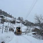 Trabzon’da Kar Yağışı 34 Mahalle Yolunu Kapattı