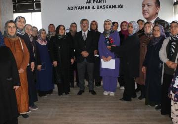 AK Parti Adıyaman İl Kadın Kolları: ‘Kadına yönelik şiddet asla kabul edilemez bir insanlık suçudur’ - Videolu Haber