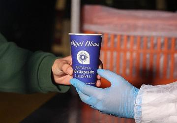 Büyükşehir'den soğuk sınav haftasında öğrencilere iç ısıtan ikram