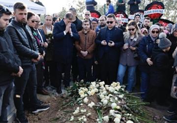 Gülşah Durbay gözyaşları eşliğinde toprağa verildi