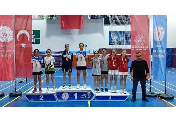 Osmangazili Badmintoncular Madalyaya Doydu