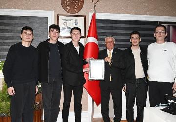 Gençlik Meclisi'nden Başkan Topaloğlu'na Anlamlı Ziyaret