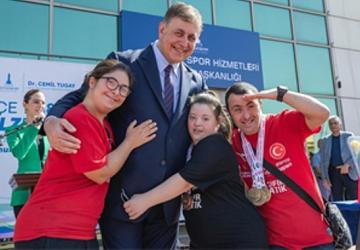 Engel aştılar, gurur yaşattılar