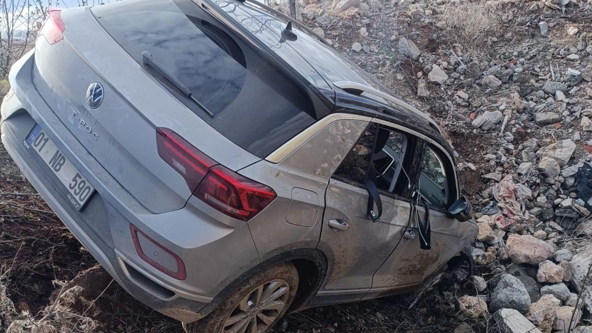 Otomobil şarampole devrildi: 4 yaralı