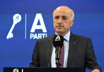 Fuat Geçen’den İsrail’e sert tepki: ‘İnsanlık dışı kararlar kabul edilemez’