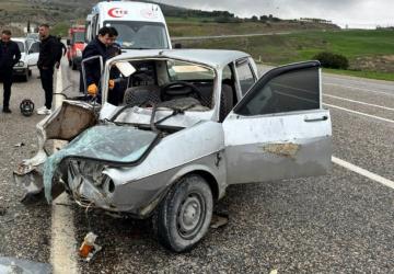 Otomobillerin karıştığı kazada 1 kişi yaralandı - Videolu Haber