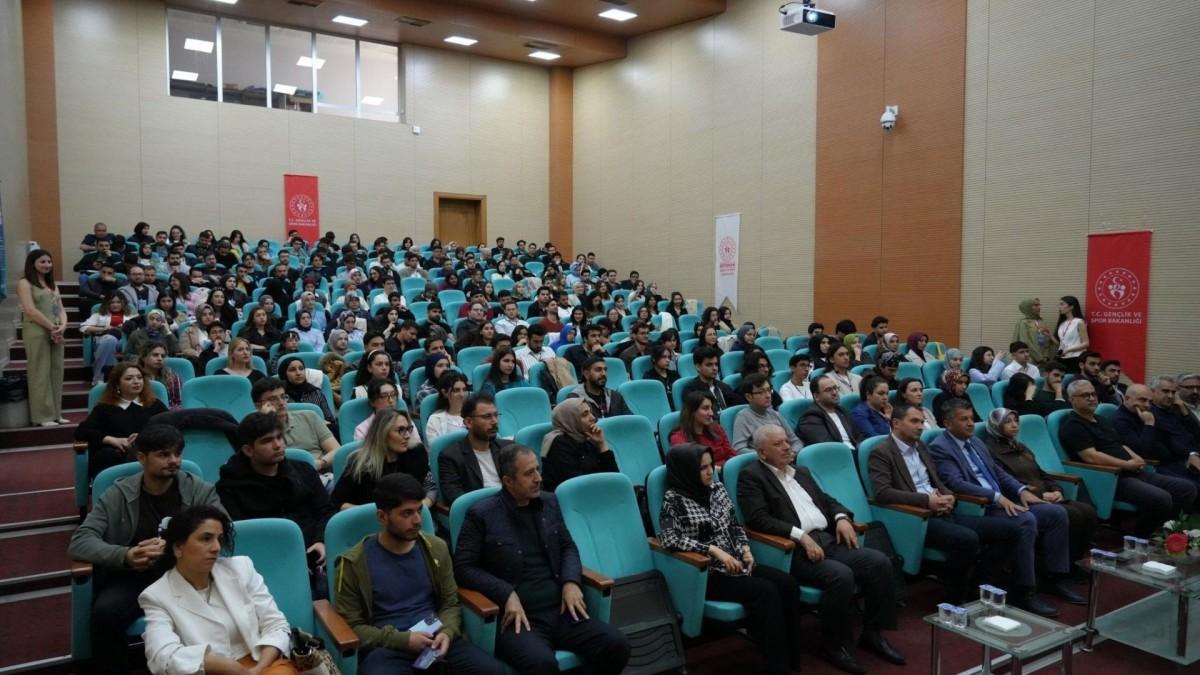 Adıyaman’da ‘Her Yönüyle Onkoloji Sempozyumu’ düzenlendi