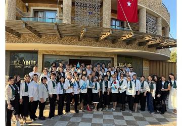 Başkan Topaloğlu Kazakistanlı öğretmenlerle bir araya geldi